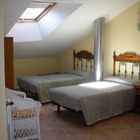 Hostal Pineda Cervera De Pisuerga Quarto foto