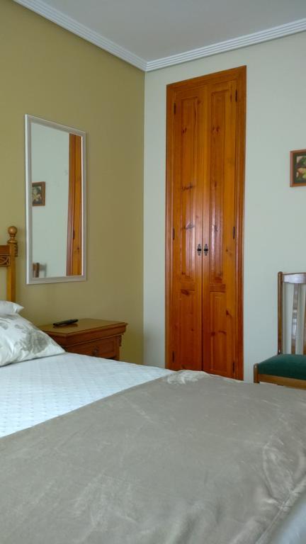 Hostal Pineda Cervera De Pisuerga Quarto foto