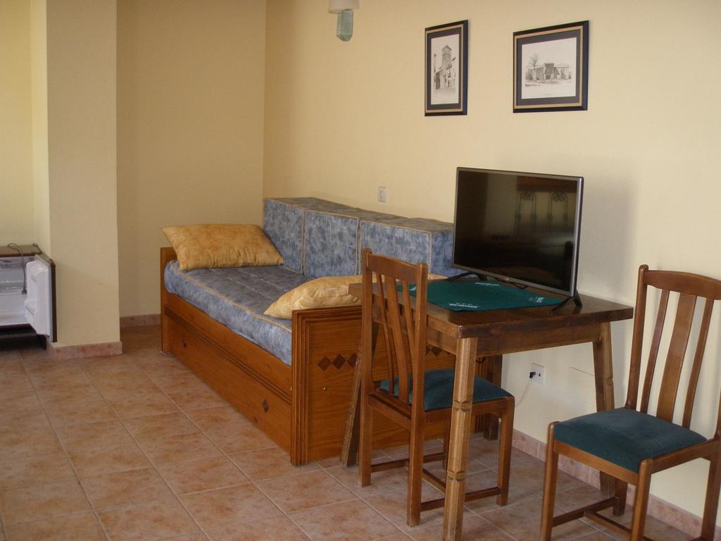 Hostal Pineda Cervera De Pisuerga Quarto foto