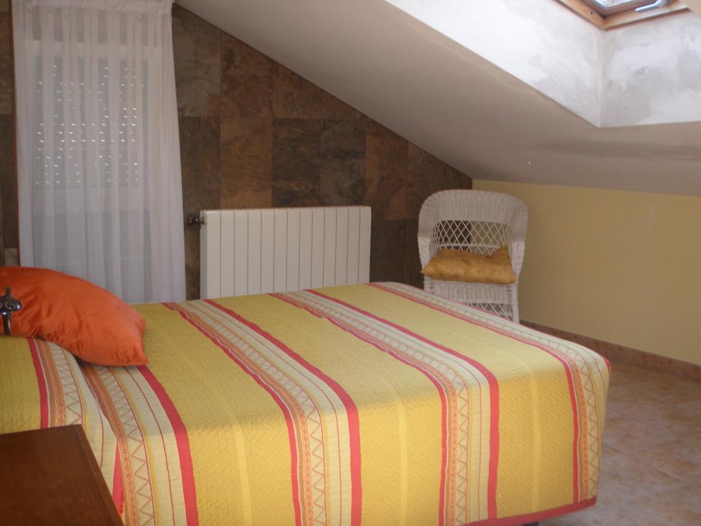 Hostal Pineda Cervera De Pisuerga Quarto foto