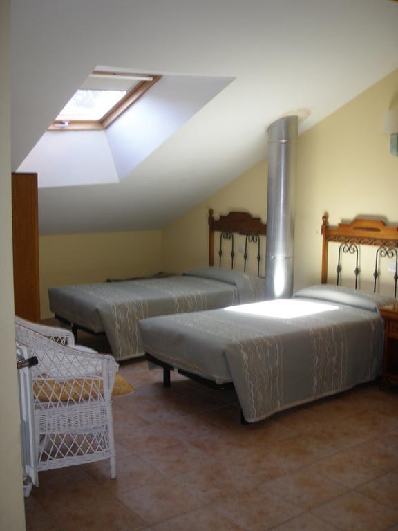 Hostal Pineda Cervera De Pisuerga Quarto foto