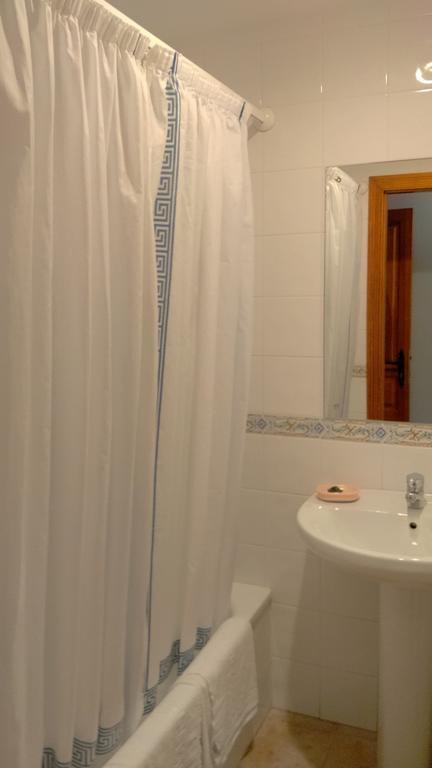 Hostal Pineda Cervera De Pisuerga Quarto foto